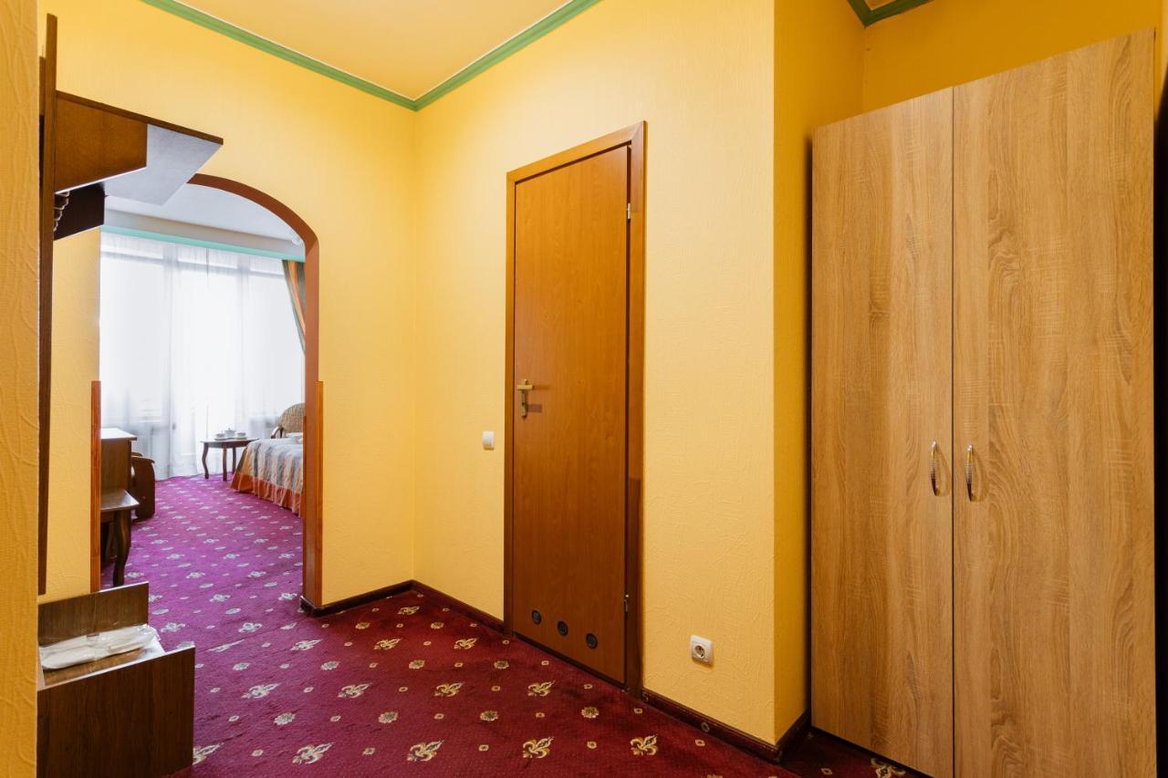 Tiso Apart Hotel Kiew Exterior foto