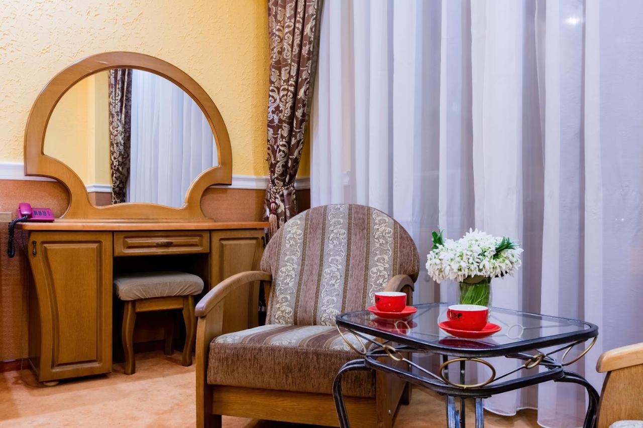 Tiso Apart Hotel Kiew Exterior foto